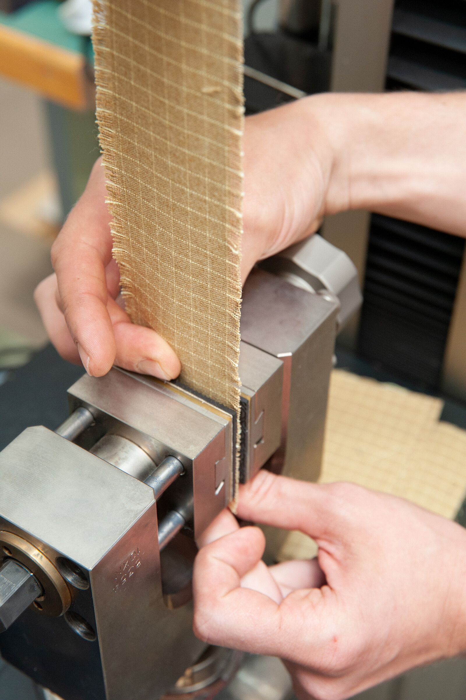 Testing offer: Tensile and compression testing equipment for tensile strength